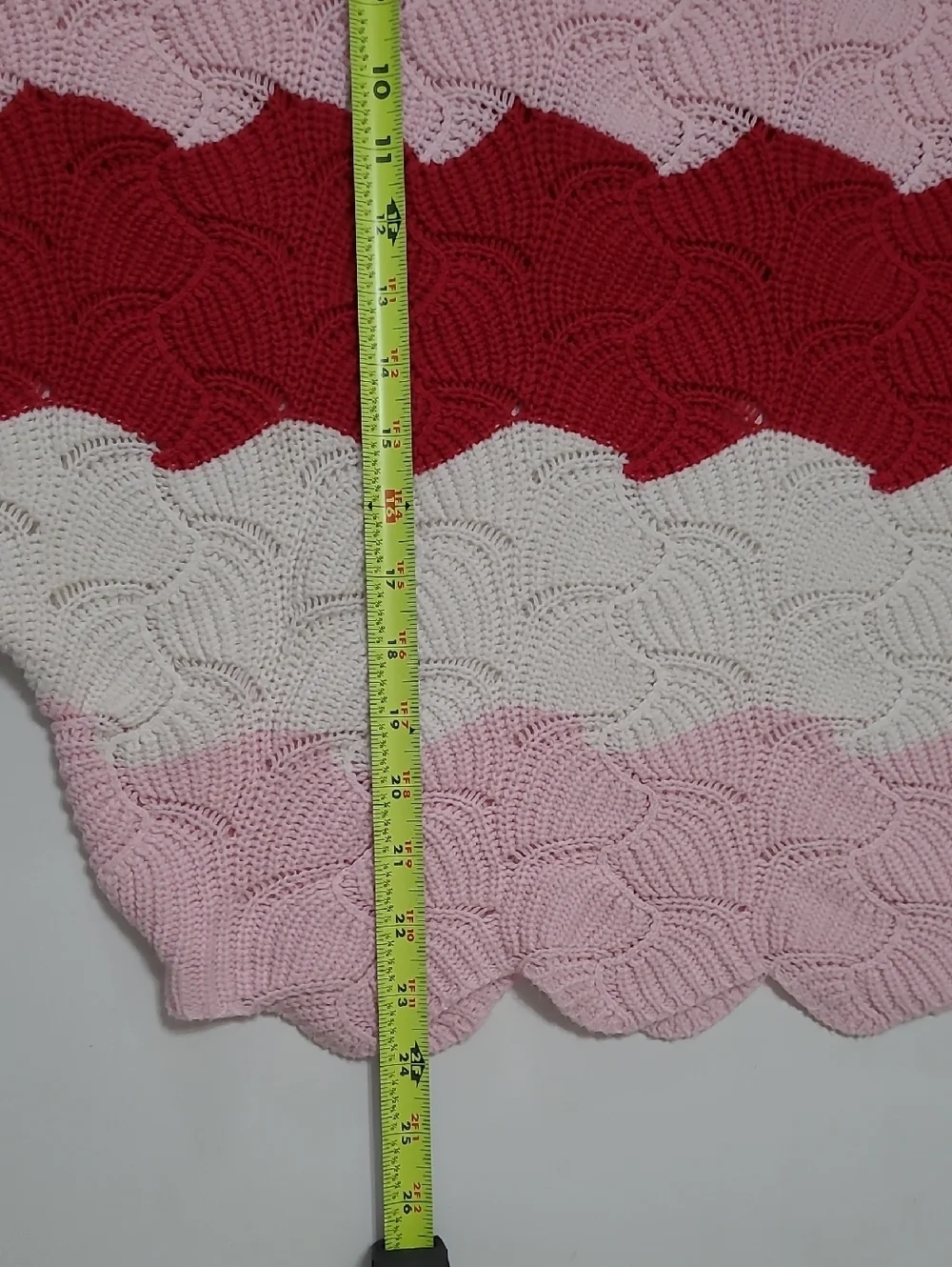 ANDREE BY UNIT White, Pink & Red Colorblock Striped Knit Oversized Sweater (M)